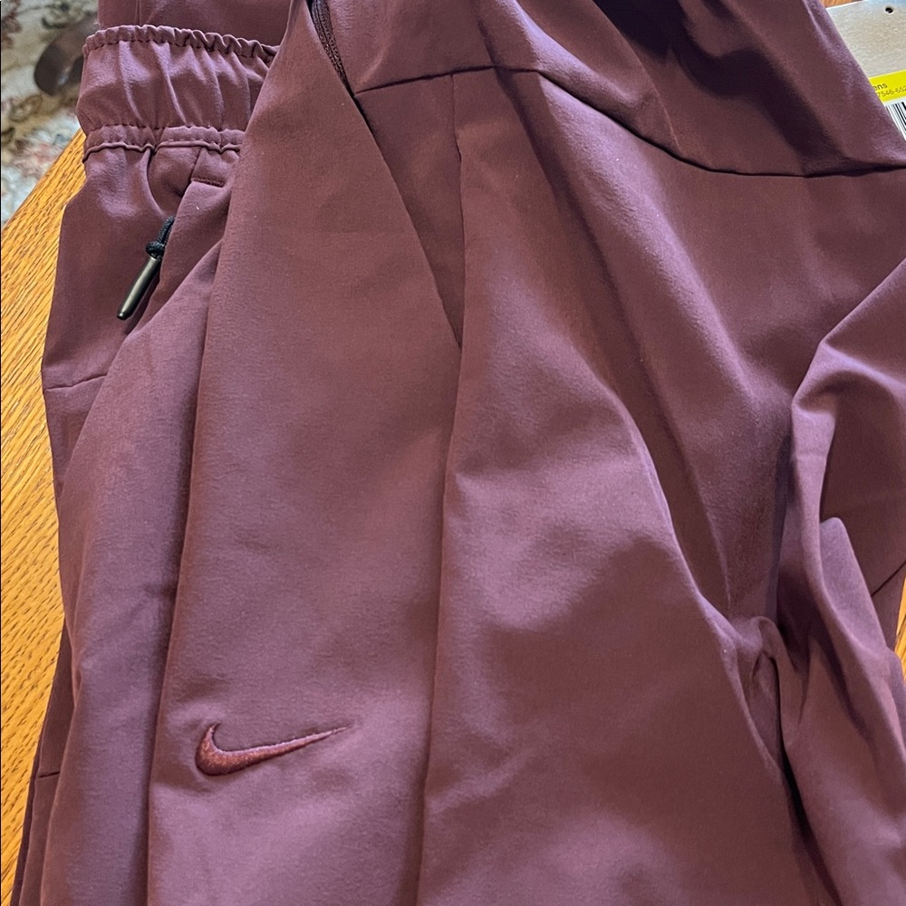 Nike Elastic Waist Casual Pants